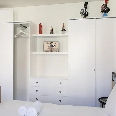 Appartamento Chiado Cozy Bright With Ac Elevator Lisbona