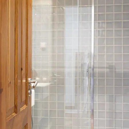 Chiado Cozy Bright With Ac Elevator דירה ליסבון