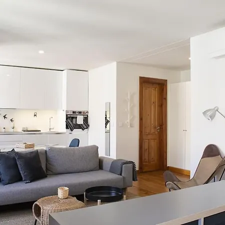 Chiado Cozy Bright With Ac Elevator דירה ליסבון